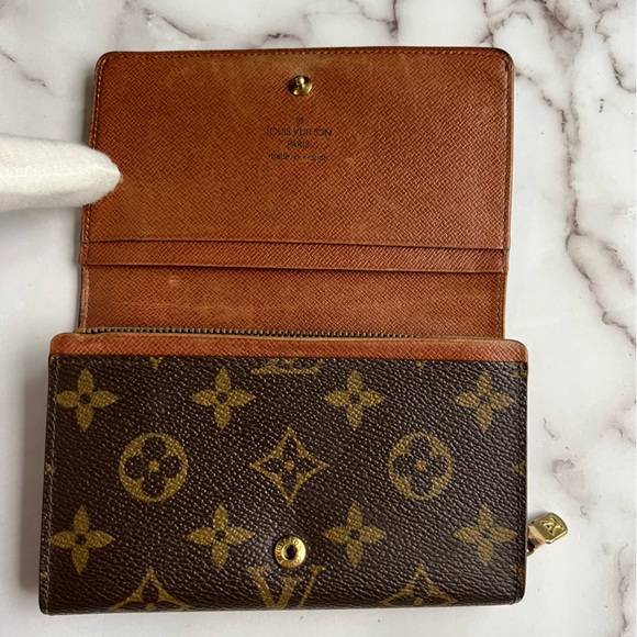 78. Authentic Louis Vuitton Monogram Tresor Wallet - Picture 8 of 13